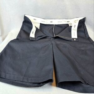 Dickies Loose fit men's waist size 48 Great Looking Shorts